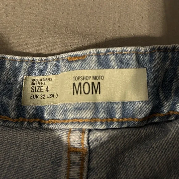 Topshop Moto Mom Jeans Blue Cut Off Shorts Size 4 - Picture 3 of 3